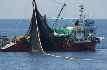 A Turkish bluefin tuna fishing boat a couple of years ago. In 2013, this fishing boat has no authorization to catch bluefin tuna. It can just assist the couple of authorized ones, that is 9 out of 302 vessels © DR