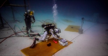 Depuis 2000, des équipes d'astronautes s'entrainent autour de l'habitat Aquarius à des missions dans le cadre du programme NEEMO © D.J. Roller / Liquid Pictures 3D