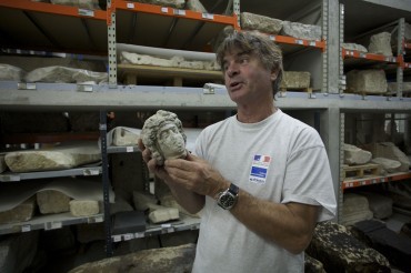 Luc Long, responsable des fouilles sur le site archéologique d'Arles © Francis Le Guen / OCEAN71 Magazine