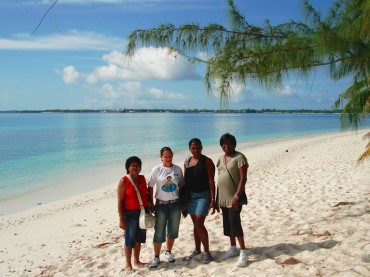 Bernadette Dugasse (on the right) with her group of friends visiting Diego Garcia in 2011 for their first time since they were exepelled in 1972 © Bernadette Dugasse