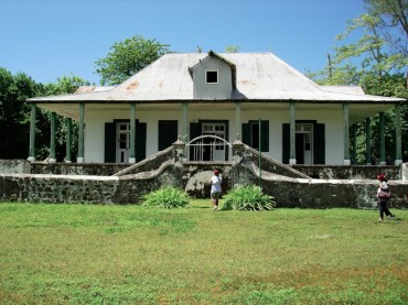 The group led by Bernadette Dugasse visited the Plantation manager house built on Diego Garcia in 1864 © Bernadette Dugasse