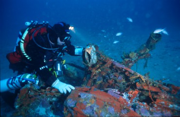 The plane wreck of Saint-Exupery, discovered off the coast of Marseille © Alexis Rosenfeld